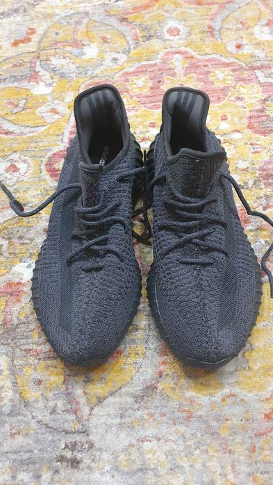 adidas Yeezy Boost 350 V2