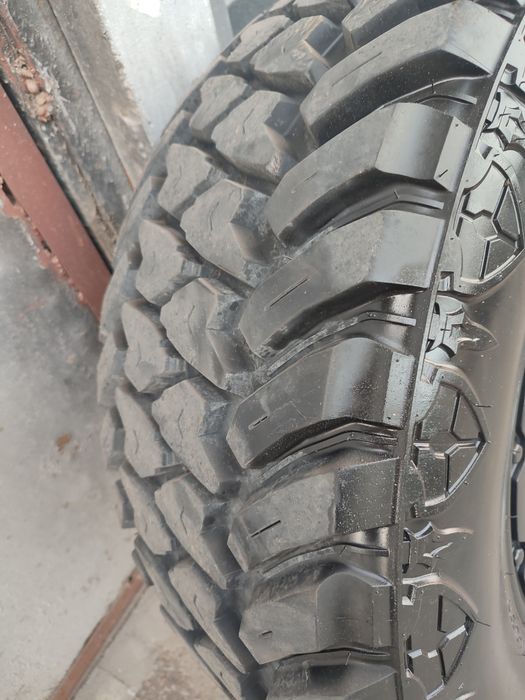 Продам комплект шин R17