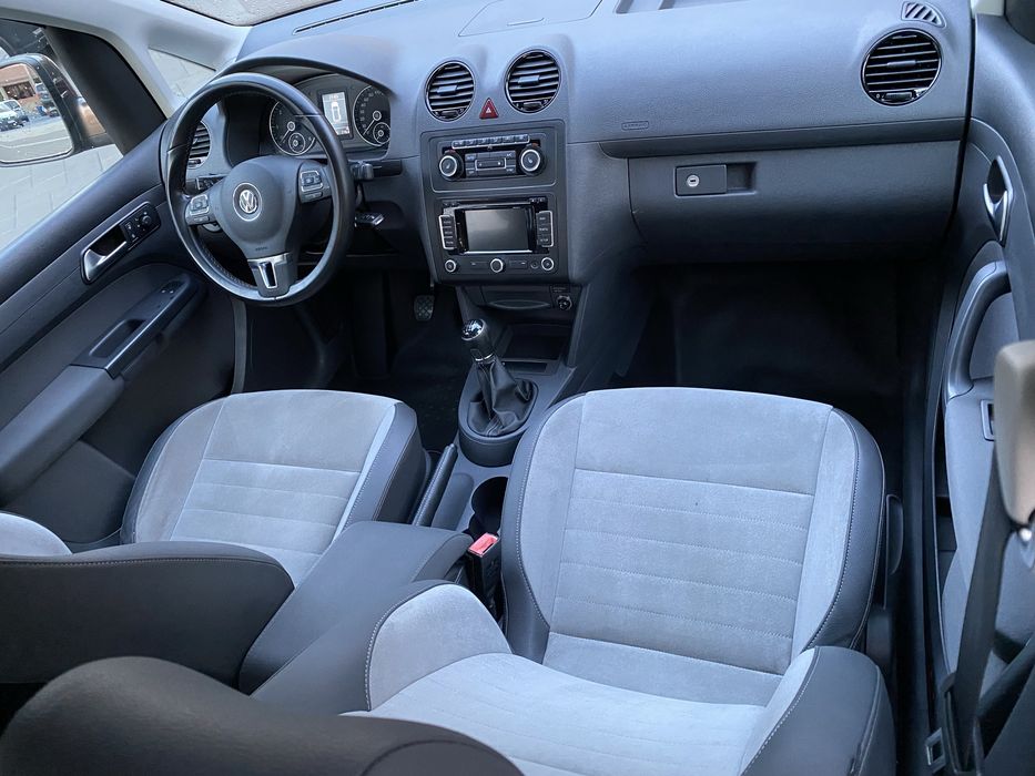VW CADDY~LiFE-2 ,0 -Tdi~140-Cp-model-Edition 30-km reali-217 mii
