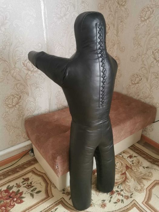 Продам недорого маникен