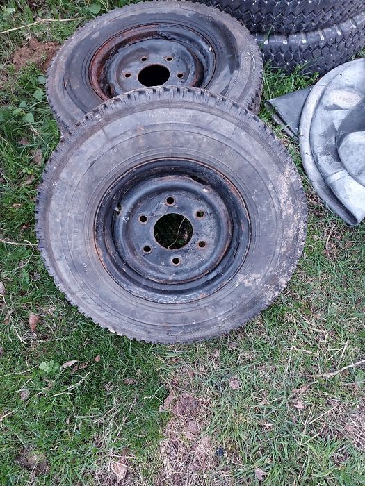 Cauciuc cu geanta  75JR15 și un cauciuc 650-10
