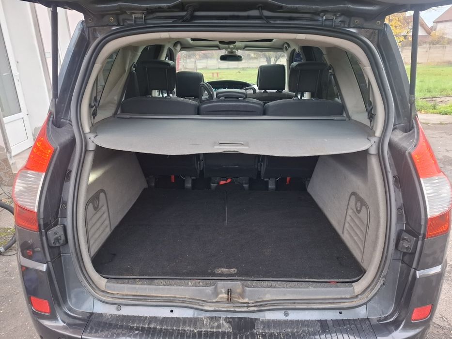 Renault megane scenic 7 locuri