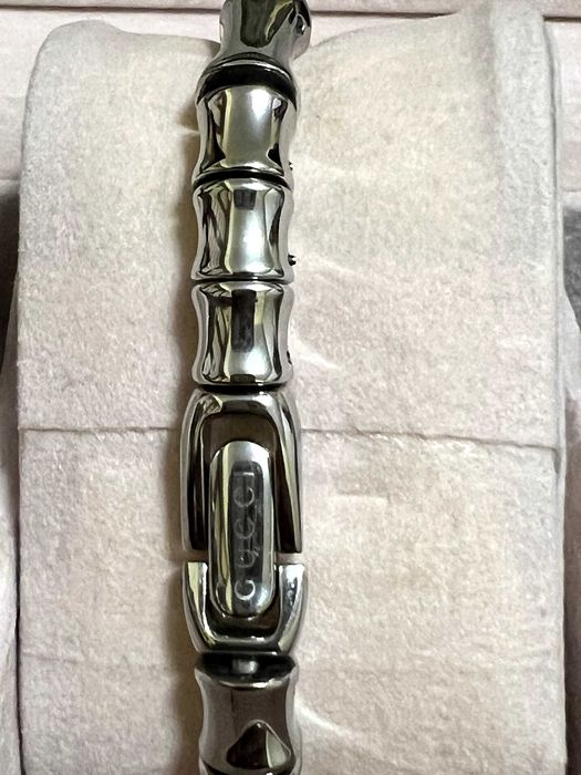Продавам дамски часовник Gucci