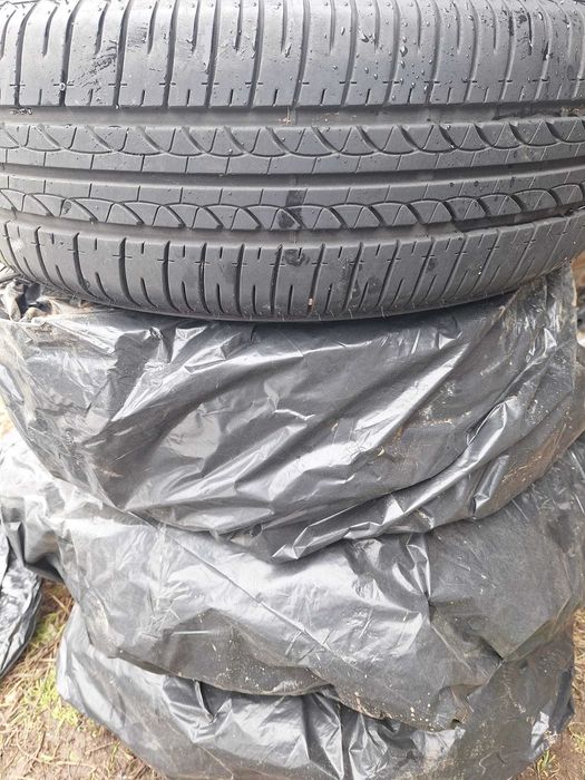 4 buc anvelope vara bridgestone stare f buna cu jante originale