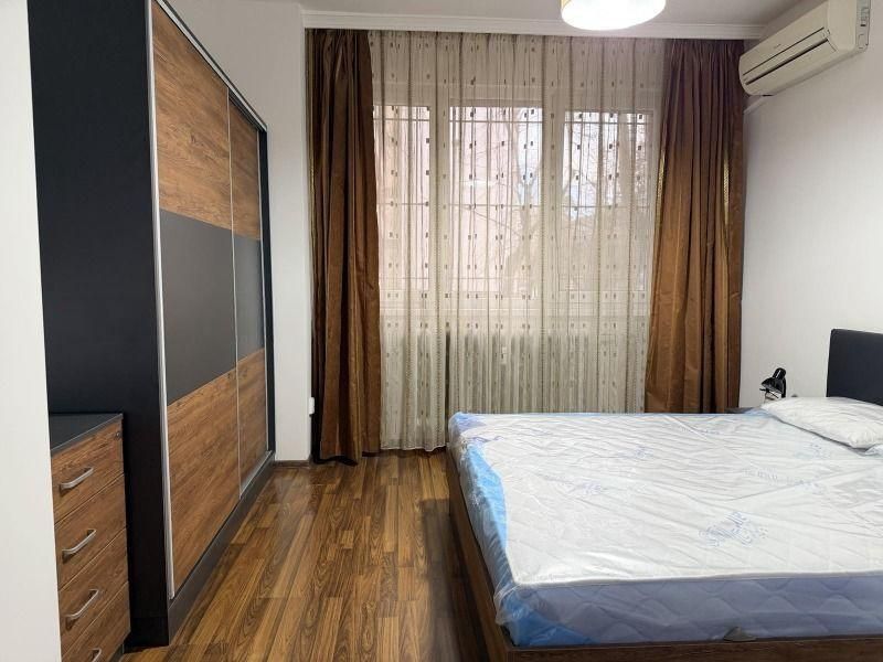 Дава се под наем Тристаен апартамент в София, Медицинска академия - 94 кв.м за 977.16 € - Снимка #7