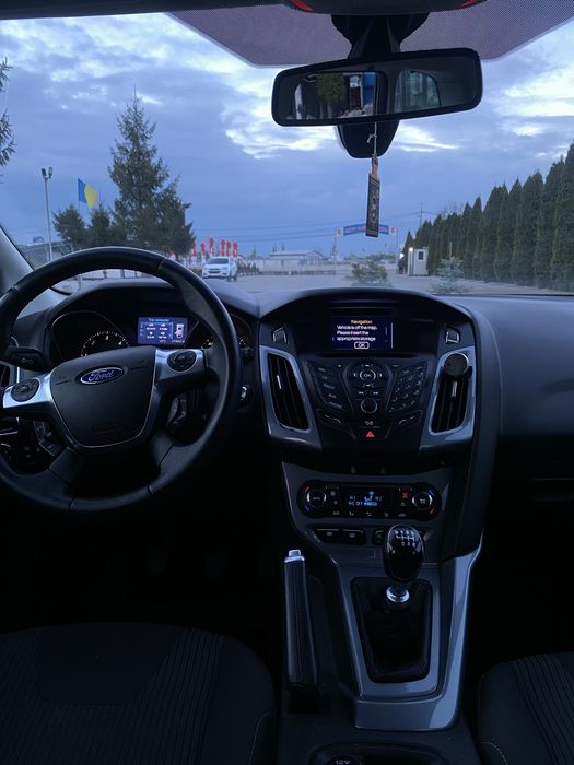 Ford-Focus Mk3  special edition(TITANIUM)