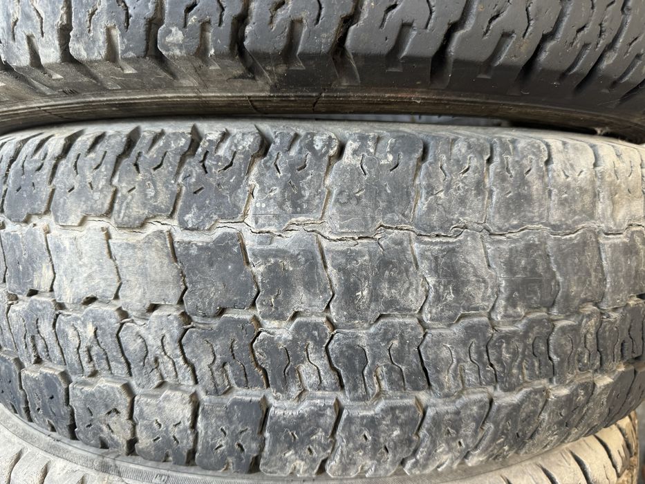 Шины колеса 225/75/16С