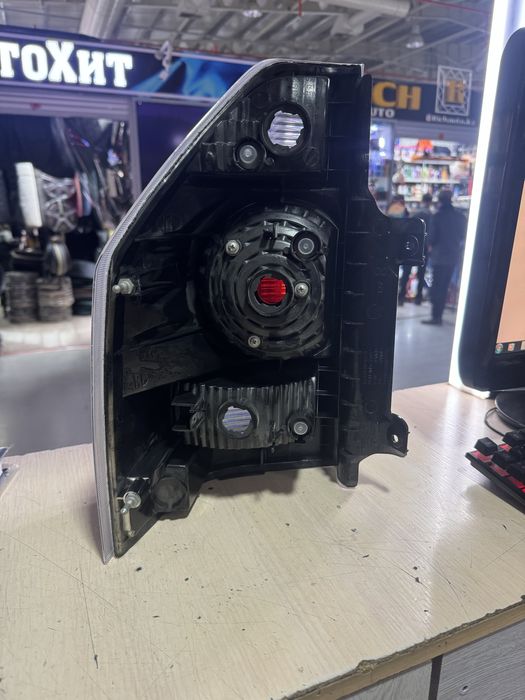 Задние стопы Паджеро 4 3х дверный