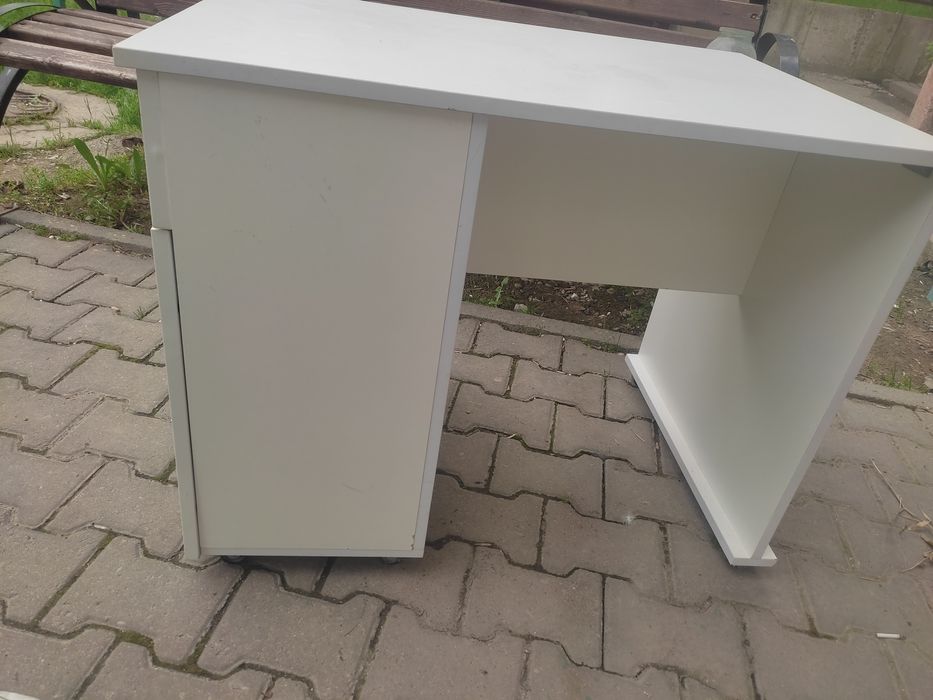 Письменый стол детский