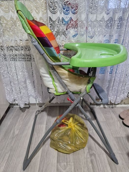 Продам стульчик для кормления (детский стульчик)