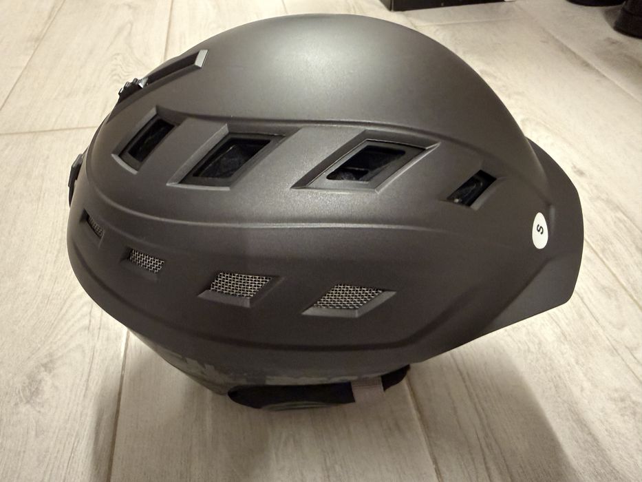 Нова каска за ски UVEX Sioux, размер S 54-56 см