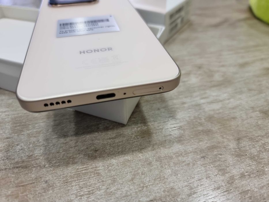 Телефон Honor X7d 256GB 8GB