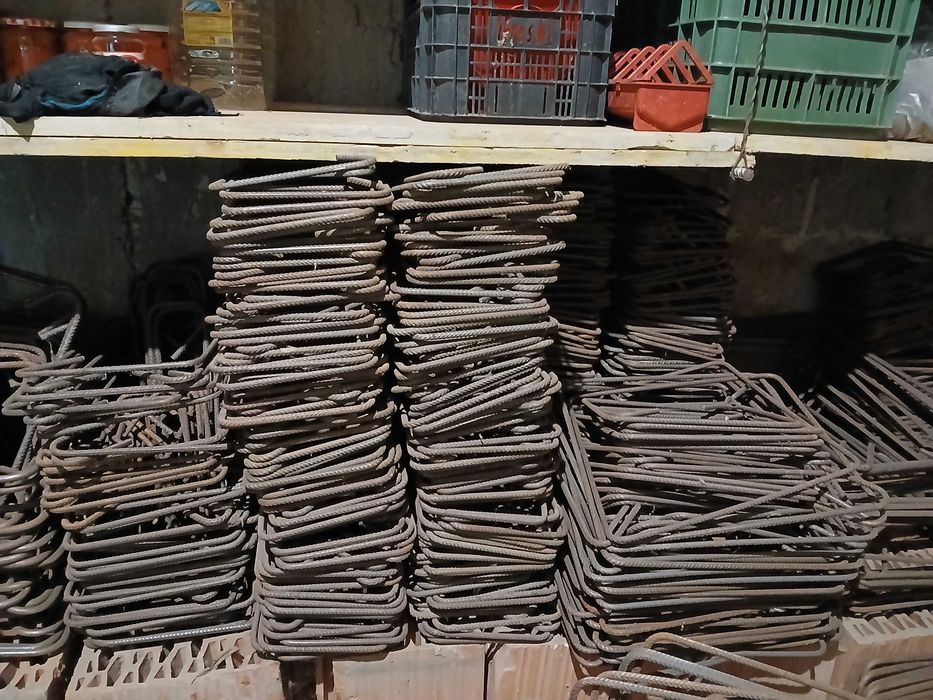 Vand etrieri constructii 0,8 striat 32×20 aprox 400buc