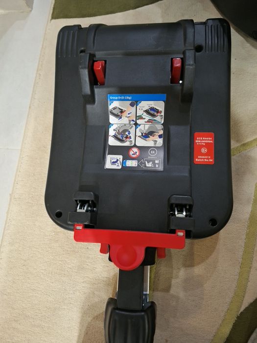 Кошче за кола с база