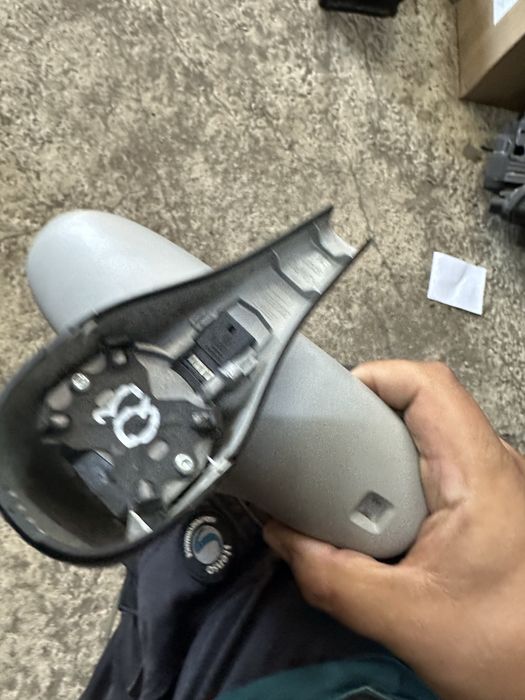 Средно огледало за задно виждане Audi A3 Q3 8U0857511 със затъмняване