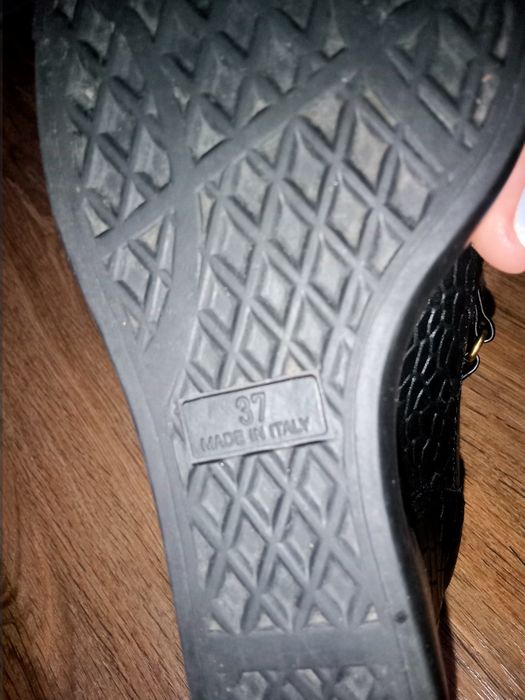 Продается обувь Италия