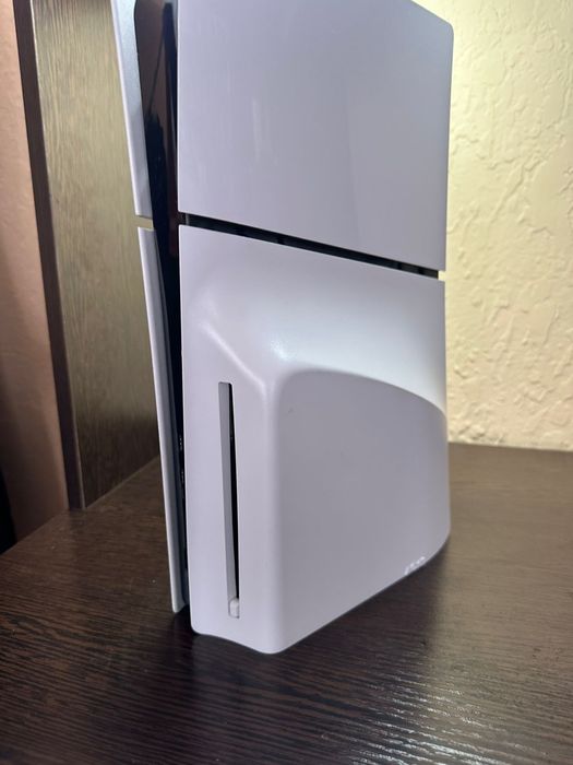 PlayStation 5 Slim , на 1 Тб памяти