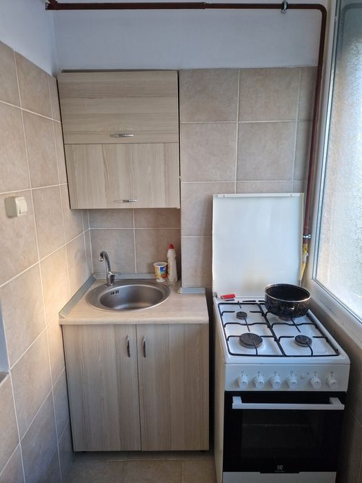Apartament decomandat, Cornițoiu, Liceul  Bibescu  (Restaurant Olimp)