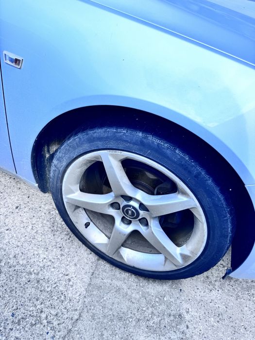 Dezmembrez opel insignia