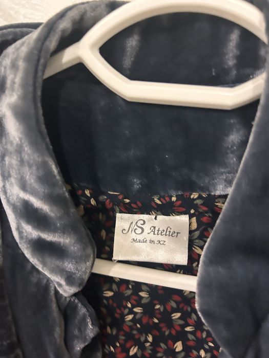 Костюм мен кыска шапан сатылады!