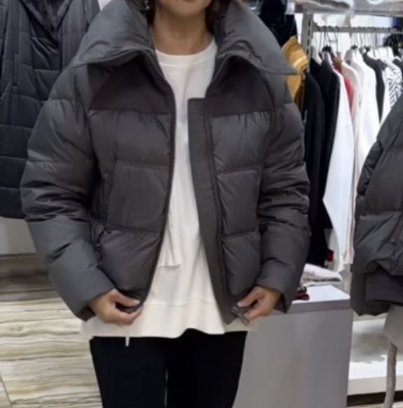 Стильная женская куртка