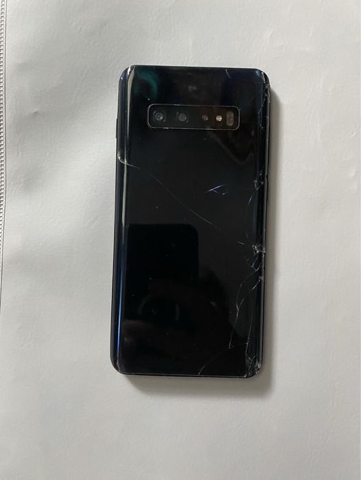 Ecran defect S10+ dar placa buna