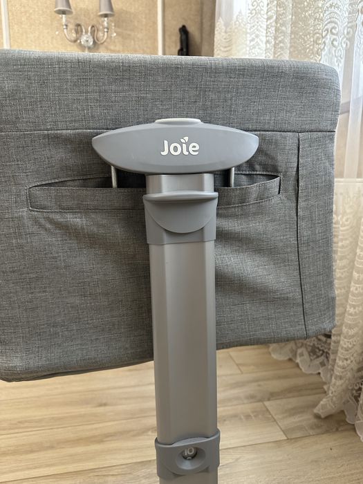 Продам кроватку Joie