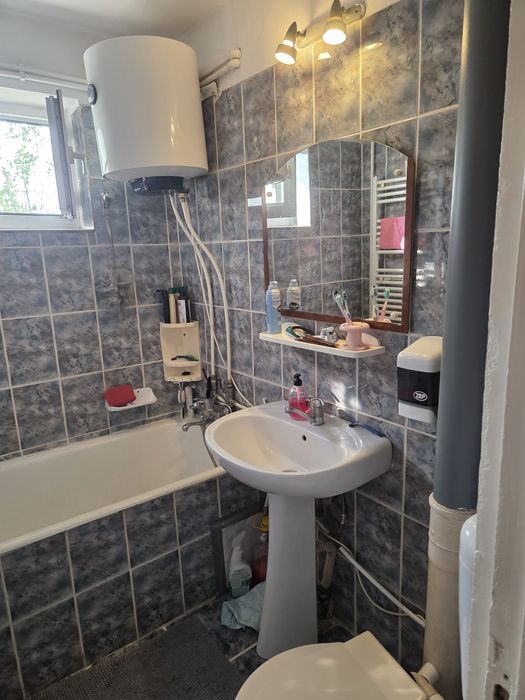 Apartament 3 camere decomandat Giurgiu etaj 3 din 4.