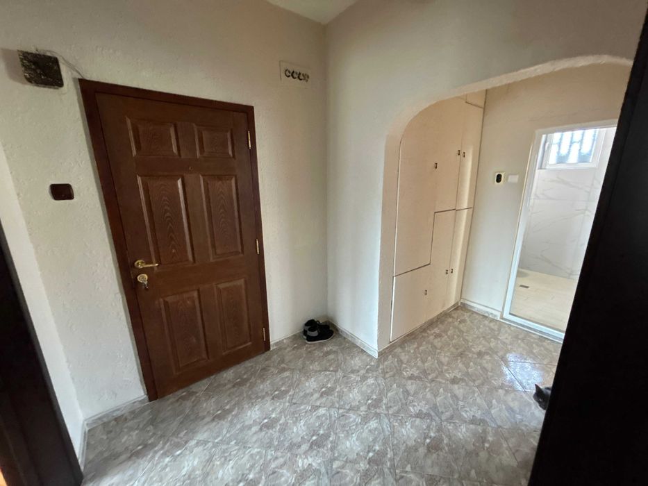 Продава/Дава под наем четиристаен апартамент зад Съвета в град Димитровград