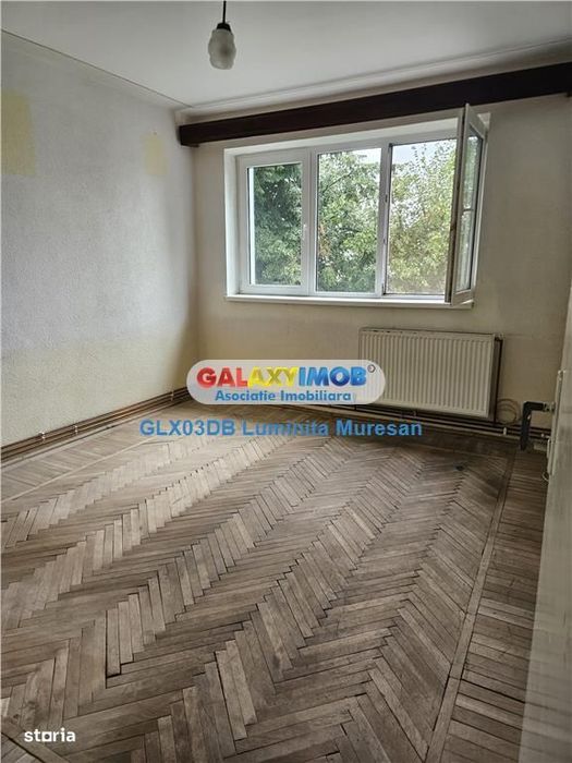Vanzare apartament 2 camere semidecomandat Aleea Trandafirilor