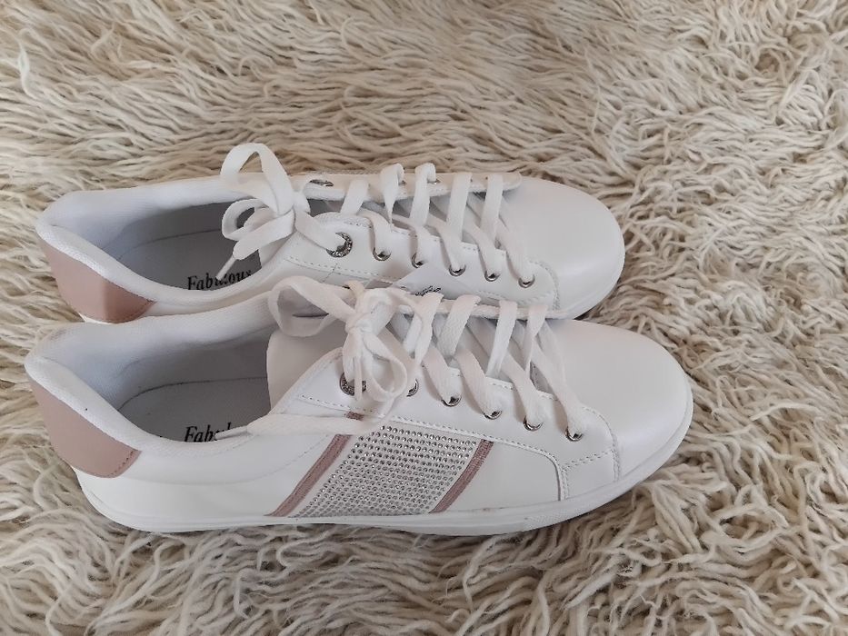 Обувки р-р 42,нови,екокожа