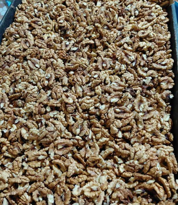 Miez de nuca de vanzare