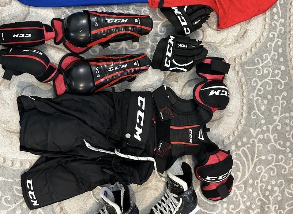 Продам форму для хоккея CCM
