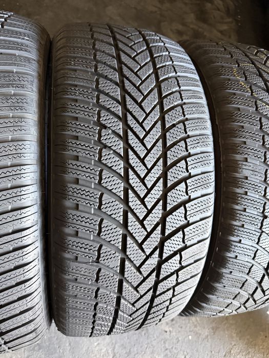 4 anvelope iarna 245/45/19 , 102 V XL , Bridgestone , DOT 2022 , 6.2-6.7 mm !
