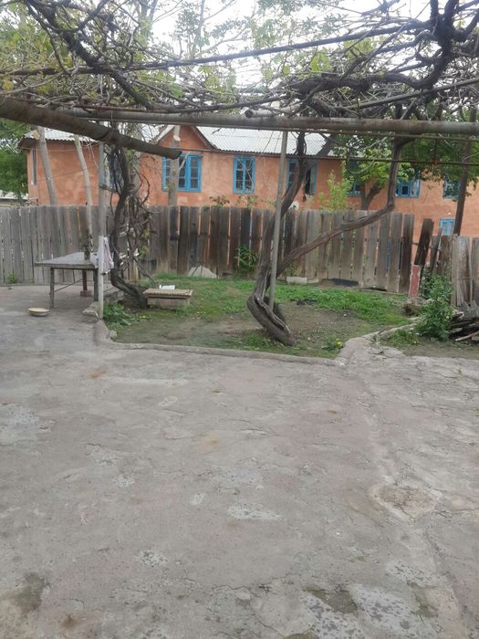 Продаётся дом из четырёх комнат ориентир отдел охрана на светлячка.