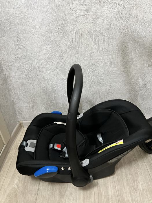 Продам коляску 3 в 1