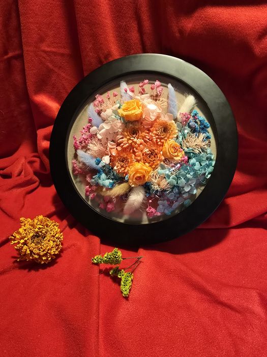 Tablou cu flori naturale uscate și conservate