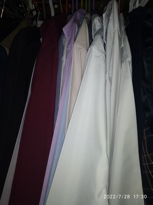 Продам рубашки школьные на возраст9-11лет