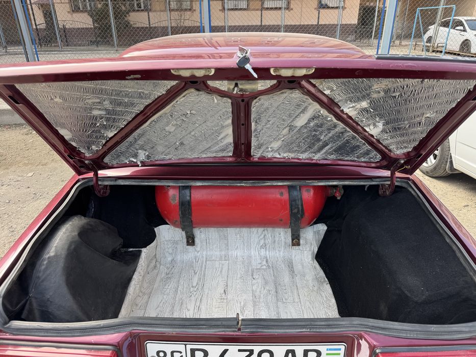 Lada 2107 sotiladi 2012 yil