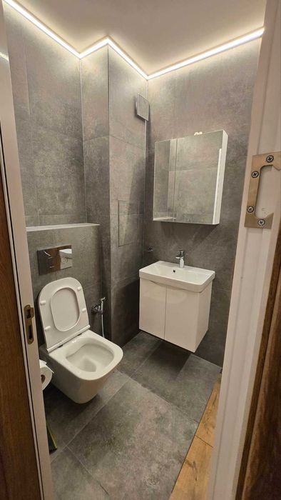 Дава се под наем Тристаен апартамент в София, Изток - 102 кв.м за 770 € - Снимка #5