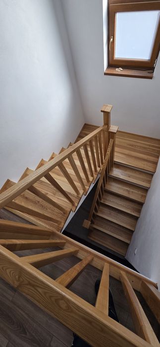 Scara Trepte Lemn Masiv Frasin sau Stejar