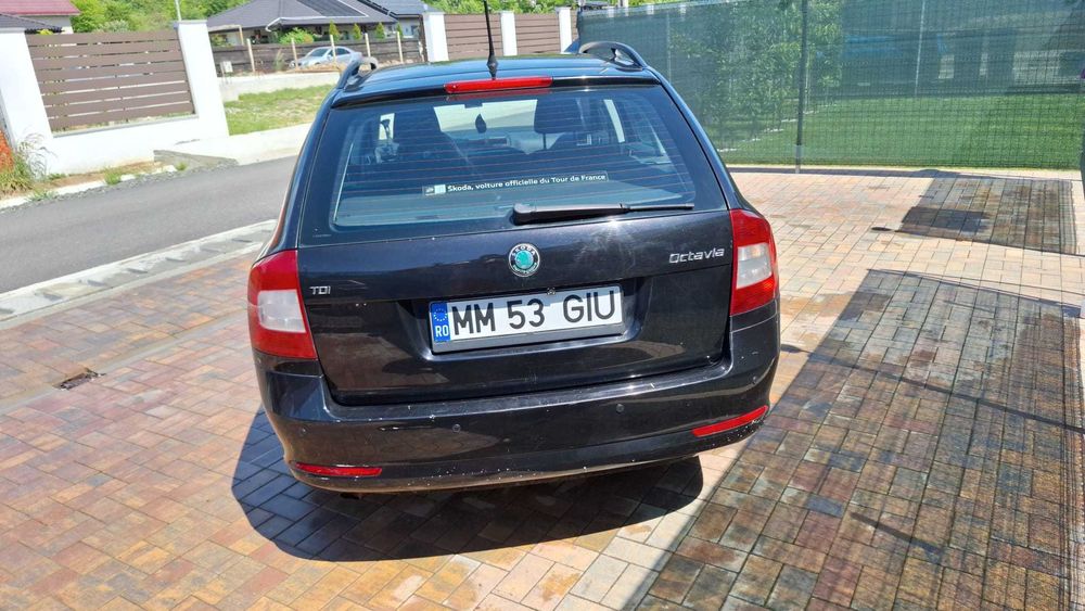 Skoda Octavia 2  Combi 1.6 TDI – 2012 Facelift – 258.000 km (Cotinuu rulaj ~ 20 km/zi)