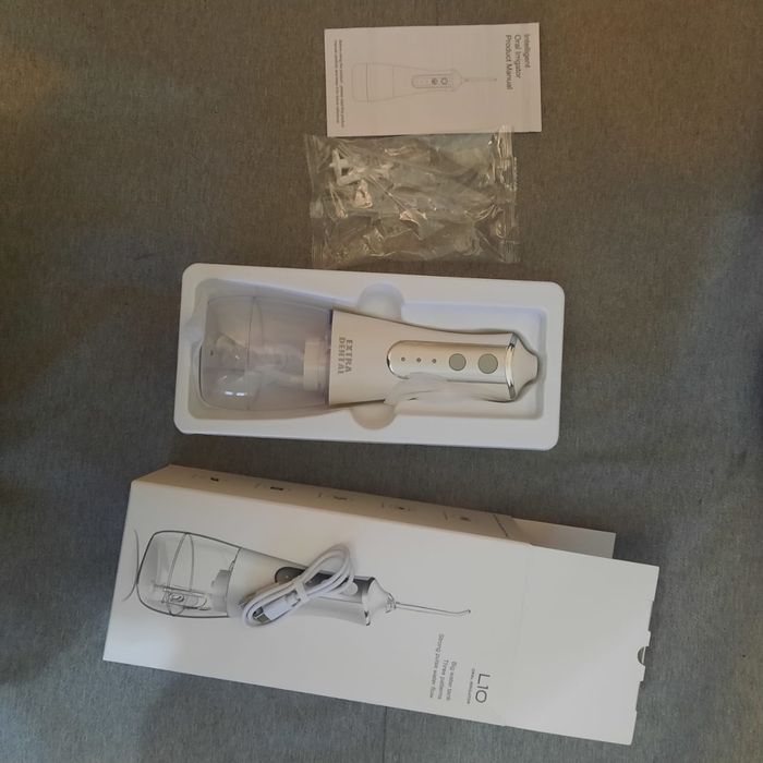 Ирригатор для полости рта.