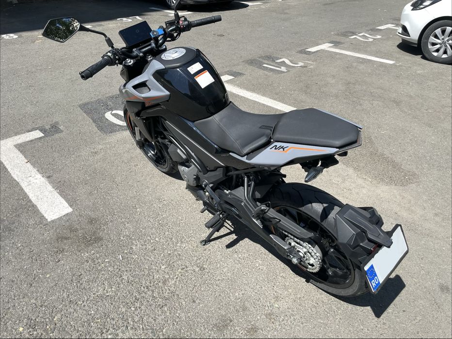 Vând CFMoto 300NK 2022