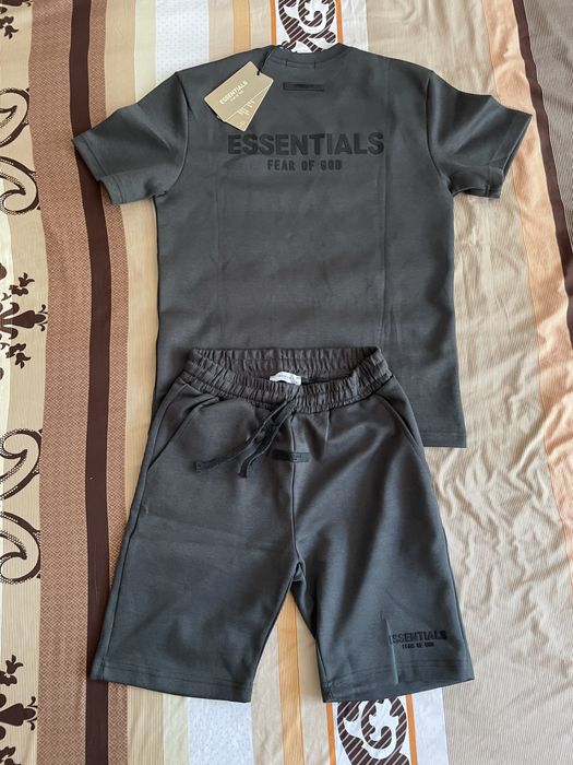 Compleu Essentials Fear of God