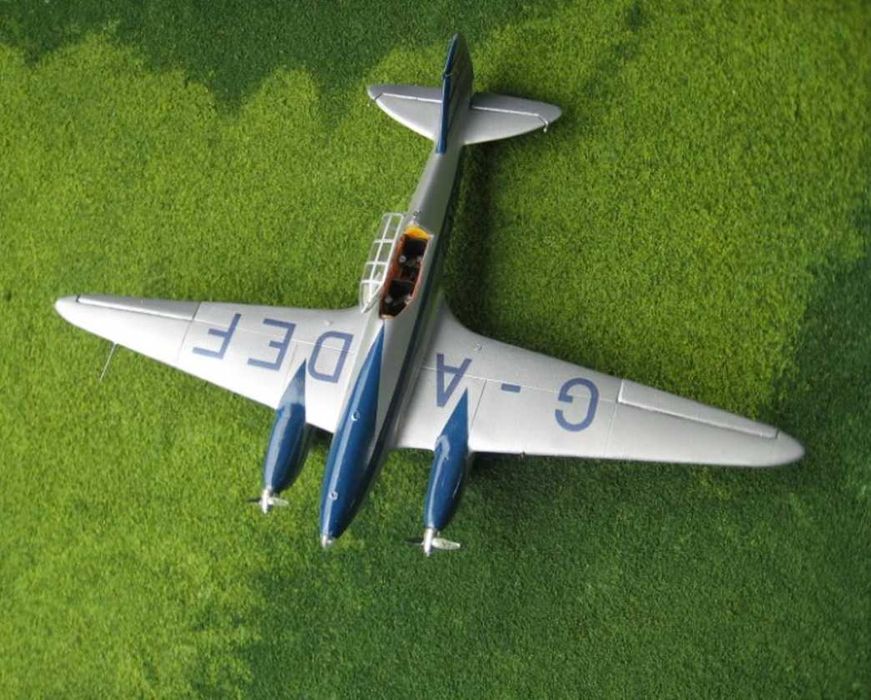 модель самолёта D.H.88 Comet 1/72 NOVO пр. Англия СССР