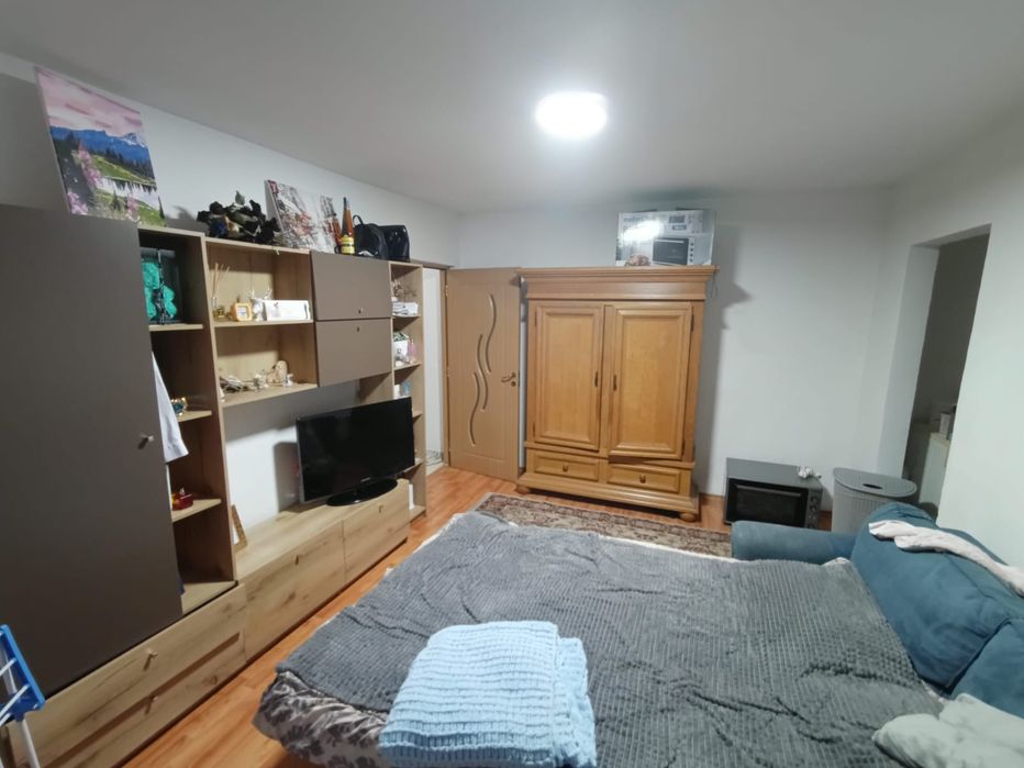 Vând apartament Zărnești !