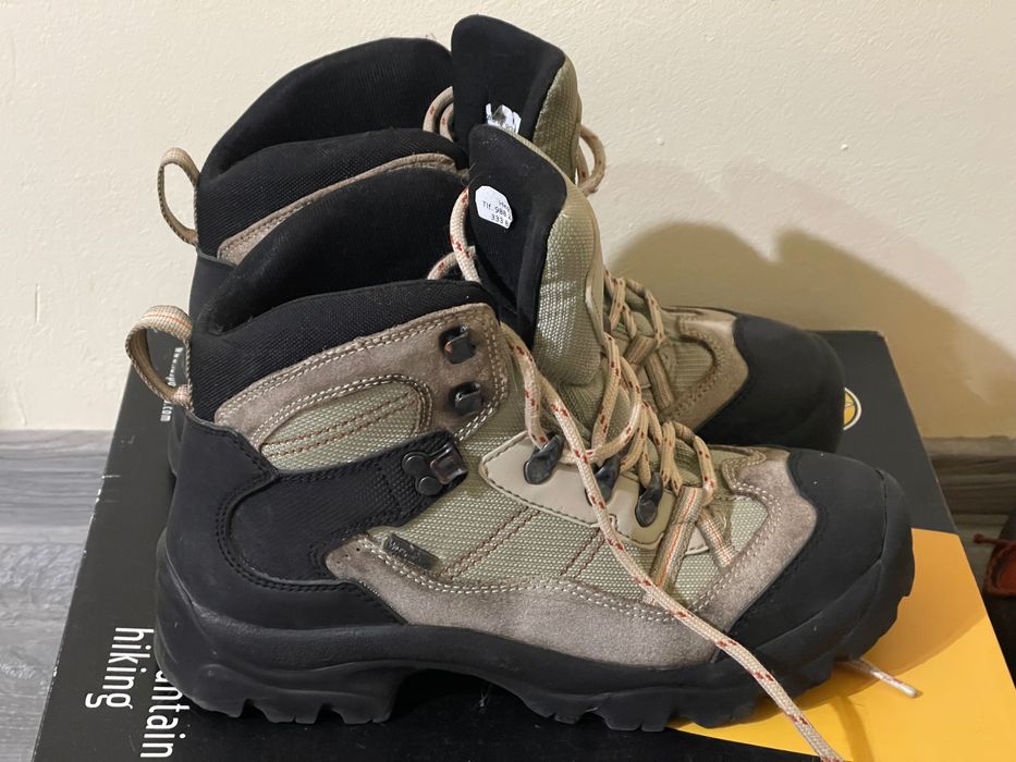 Norrona Hegge bocanci de iarna