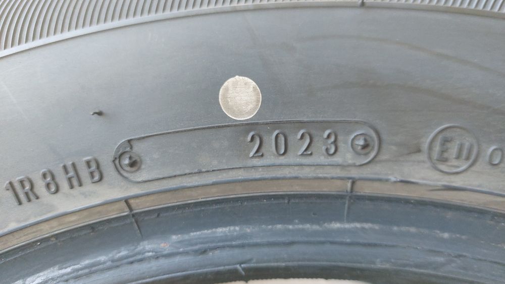 Зимни гуми 215/65/16 Sumitomo 2 броя