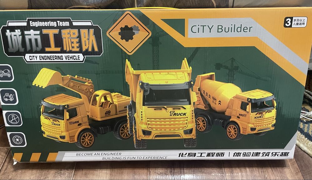 Подарочный набор машинок, НОВЫЙ